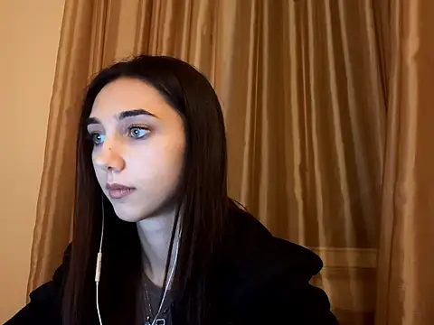 Snapshot of LinaMour chatting on September 21, 11:10 pm LinaMour online show from September 21, 11:10 pm