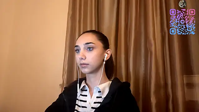 Snapshot of LinaMour chatting on October 15, 10:07 pm LinaMour online show from October 15, 10:07 pm