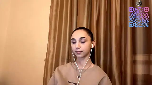 Snapshot of LinaMour chatting on October 17, 10:11 pm LinaMour online show from October 17, 10:11 pm