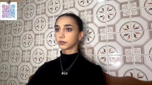 Snapshot of LinaMour chatting on December 4, 10:20 pm LinaMour online show from December 4, 10:20 pm