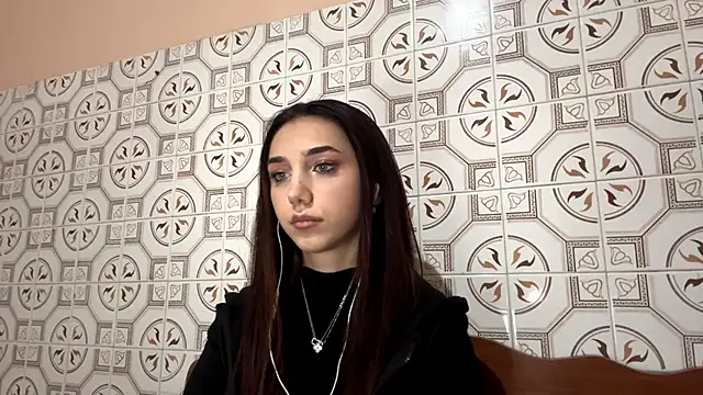 Snapshot of LinaMour chatting on November 5, 10:13 pm LinaMour online show from November 5, 10:13 pm