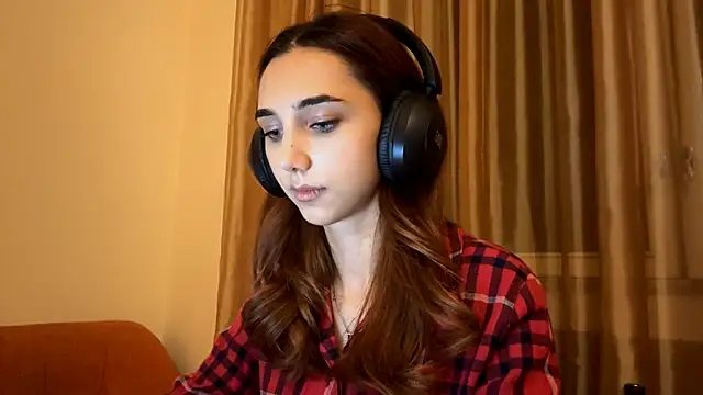 Snapshot of LinaMour chatting on September 17, 10:23 pm LinaMour online show from September 17, 10:23 pm