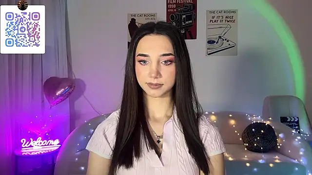 LinaMour online show from April 27, 10:30 pm