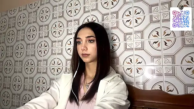 Snapshot of LinaMour chatting on November 23, 10:09 pm LinaMour online show from November 23, 10:09 pm