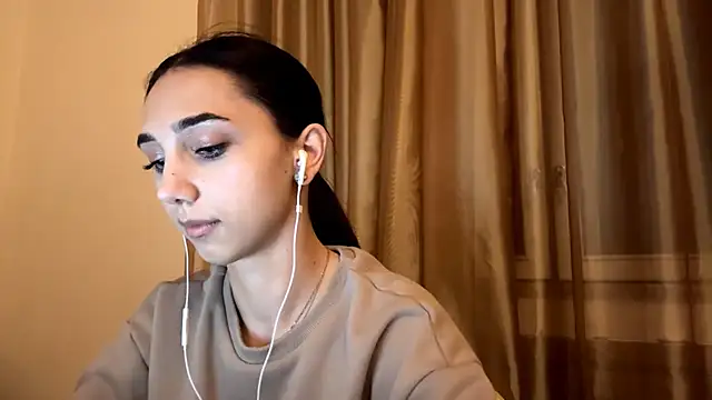 Snapshot of LinaMour chatting on October 12, 10:11 pm LinaMour online show from October 12, 10:11 pm