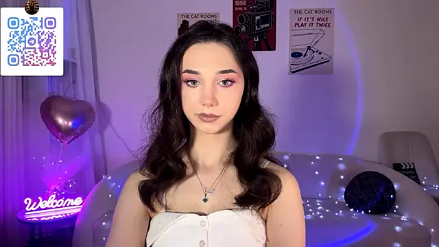 LinaMour online show from June 6, 10:15 pm