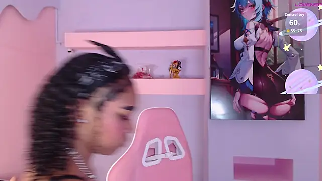 SkylerBloomm online show from October 11, 2:45 am