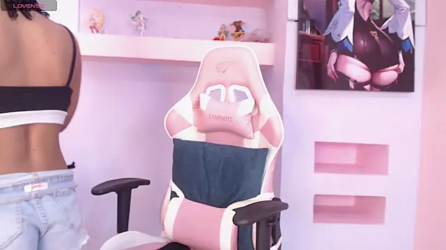 SkylerBloomm online show from September 15, 3:07 am