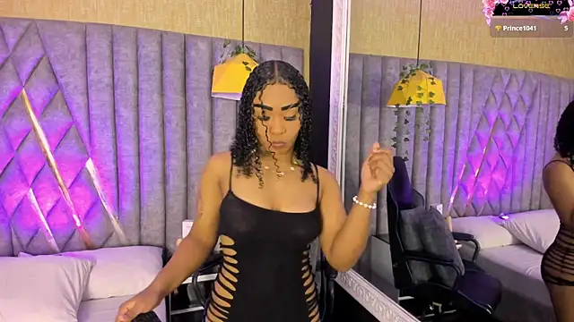 SkylerBloomm online show from March 31, 4:03 am