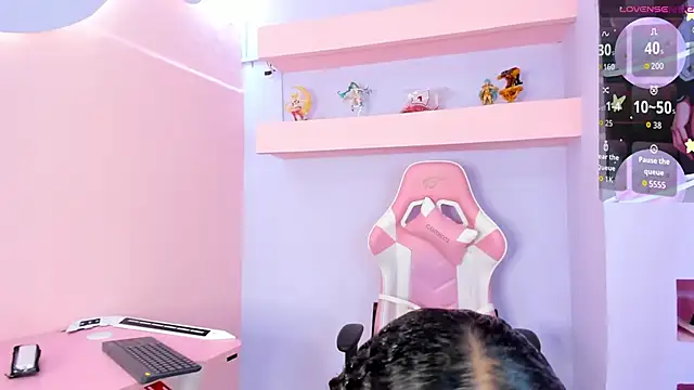 SkylerBloomm online show from October 17, 2:59 am