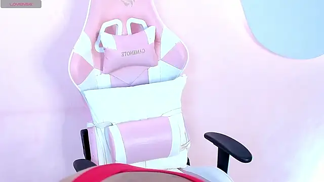 SkylerBloomm online show from November 15, 3:21 am