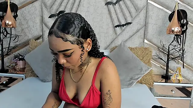 SkylerBloomm online show from November 11, 3:23 am