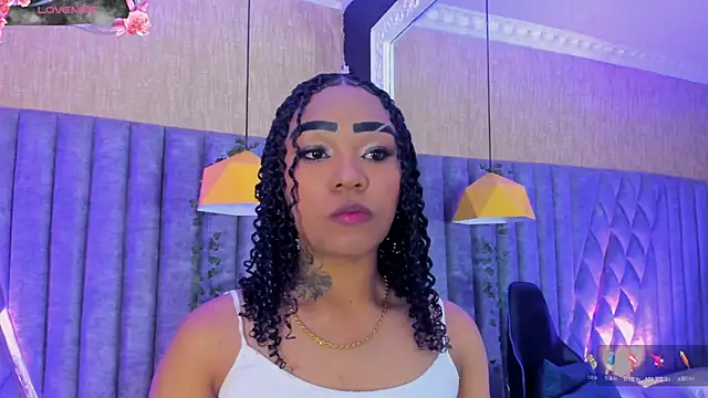 SkylerBloomm online show from June 3, 7:40 pm