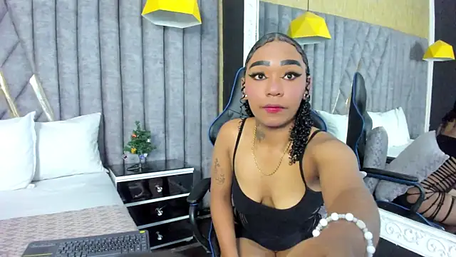 SkylerBloomm online show from December 23, 3:06 am