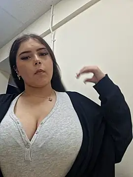 KatieLace online show from September 17, 11:34 am