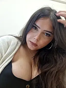 KatieLace online show from September 11, 10:15 am