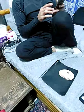 yazinyazin1 online show from March 10, 9:30 pm