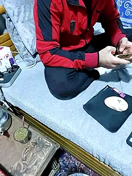 yazinyazin1 online show from March 7, 9:20 pm