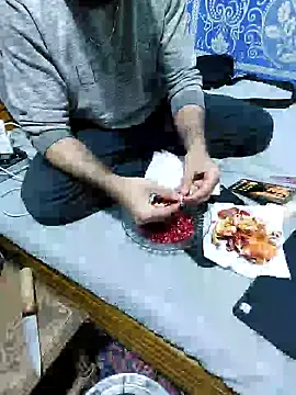 yazinyazin1 online show from March 6, 8:48 pm