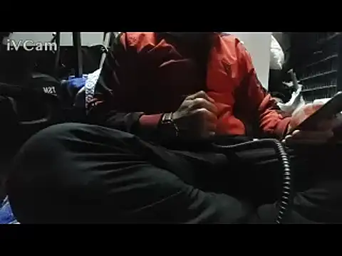 yazinyazin1 online show from April 18, 8:42 pm