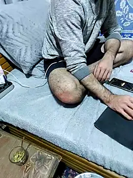 yazinyazin1 online show from March 4, 9:00 pm