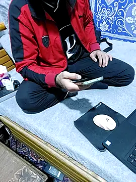 yazinyazin1 online show from March 12, 9:08 pm