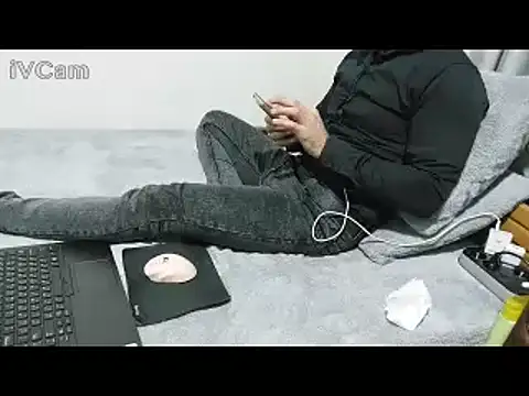 yazinyazin1 online show from January 16, 8:35 pm