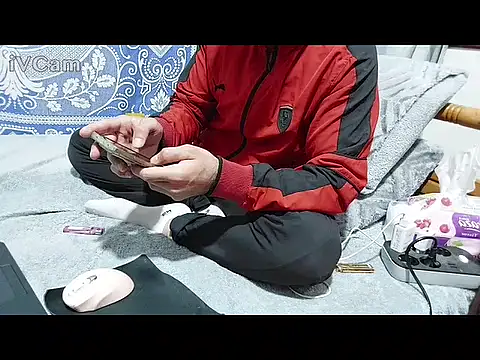 yazinyazin1 online show from February 24, 5:36 pm