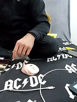 yazinyazin1 online show from December 21, 11:34 am