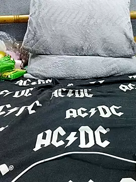 yazinyazin1 online show from December 19, 5:37 pm