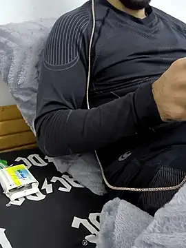 Snapshot of yazinyazin1 chatting on November 26, 1:22 pm yazinyazin1 online show from November 26, 1:22 pm