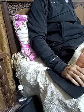 Snapshot of yazinyazin1 chatting on November 28, 3:50 am yazinyazin1 online show from November 28, 3:50 am