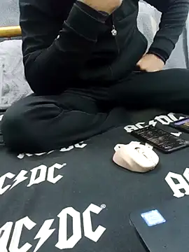 yazinyazin1 online show from December 18, 5:28 pm