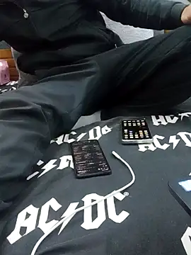 yazinyazin1 online show from December 18, 5:23 am