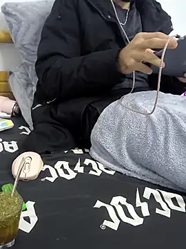 Snapshot of yazinyazin1 chatting on December 1, 1:23 pm yazinyazin1 online show from December 1, 1:23 pm