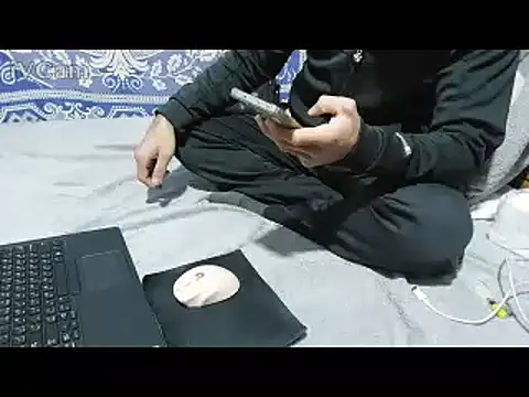 yazinyazin1 online show from February 6, 1:29 pm