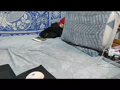 yazinyazin1 online show from February 15, 10:36 am