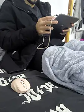 Snapshot of yazinyazin1 chatting on November 30, 9:04 pm yazinyazin1 online show from November 30, 9:04 pm