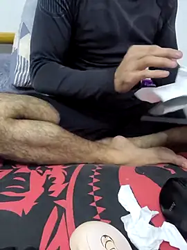 Snapshot of yazinyazin1 chatting on December 2, 7:48 pm yazinyazin1 online show from December 2, 7:48 pm