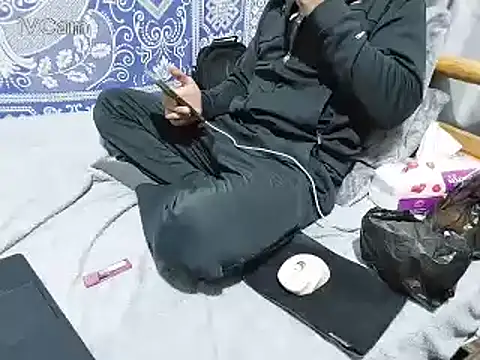 yazinyazin1 online show from February 7, 7:55 pm