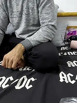 Snapshot of yazinyazin1 chatting on November 13, 2:04 am yazinyazin1 online show from November 13, 2:04 am