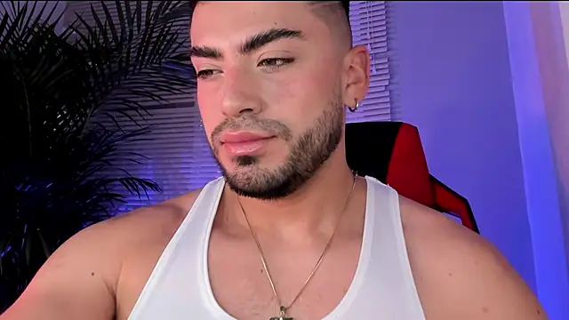 Snapshot of Alexander_Diiaz chatting on October 6, 10:49 am Alexander Diiaz online show from October 6, 10:49 am