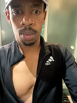 Snapshot of fitsexyman chatting on October 10, 1:34 pm fitsexyman online show from October 10, 1:34 pm
