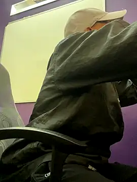 fitsexyman online show from October 20, 2:39 pm