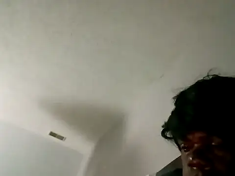 Cocoaversace302 online show from October 27, 8:04 am