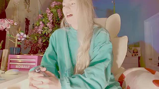 Talulaa online show from March 6, 1:55 am