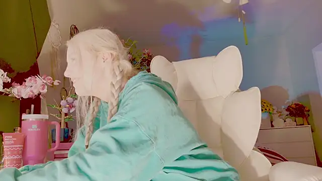 Talulaa online show from March 8, 2:04 am