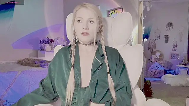 Talulaa online show from November 14, 6:33 pm