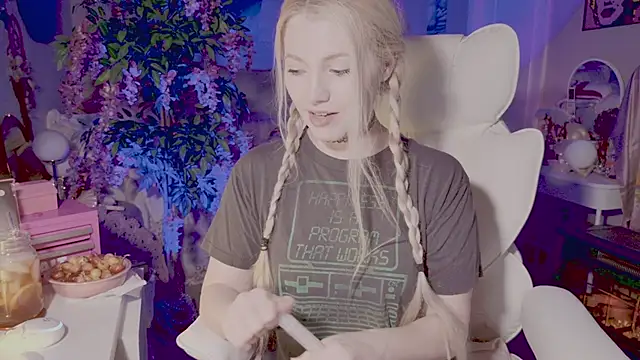 Talulaa online show from June 4, 8:35 pm