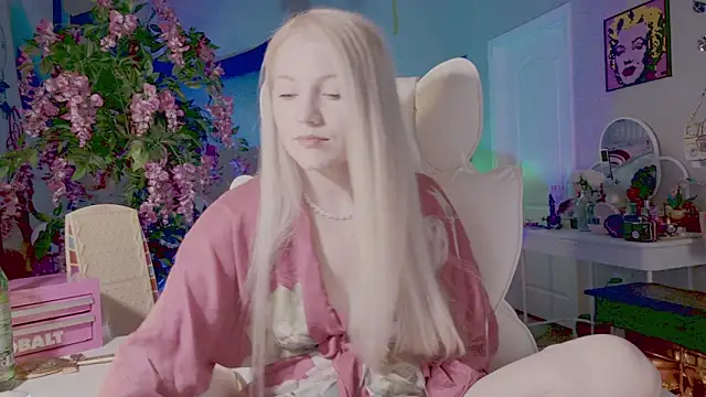 Talulaa online show from April 30, 8:49 pm